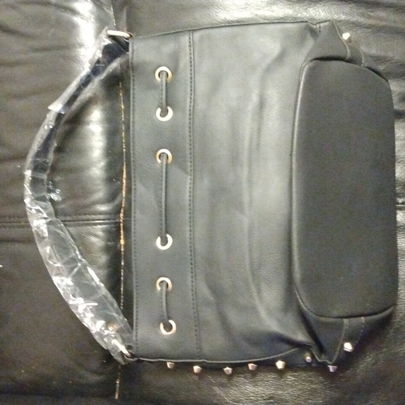 Black leatherette studded cross body purse NEW - Picture 9 of 12